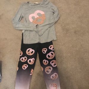 Truly Me Pretzel Print Leggings and Top Size 6